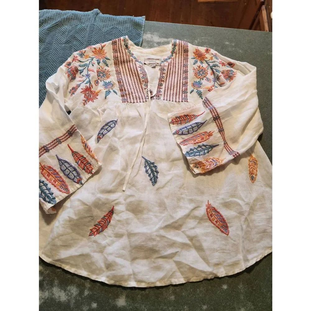 Johnny Was Bereginia embroidered white v neck blouse sz Small